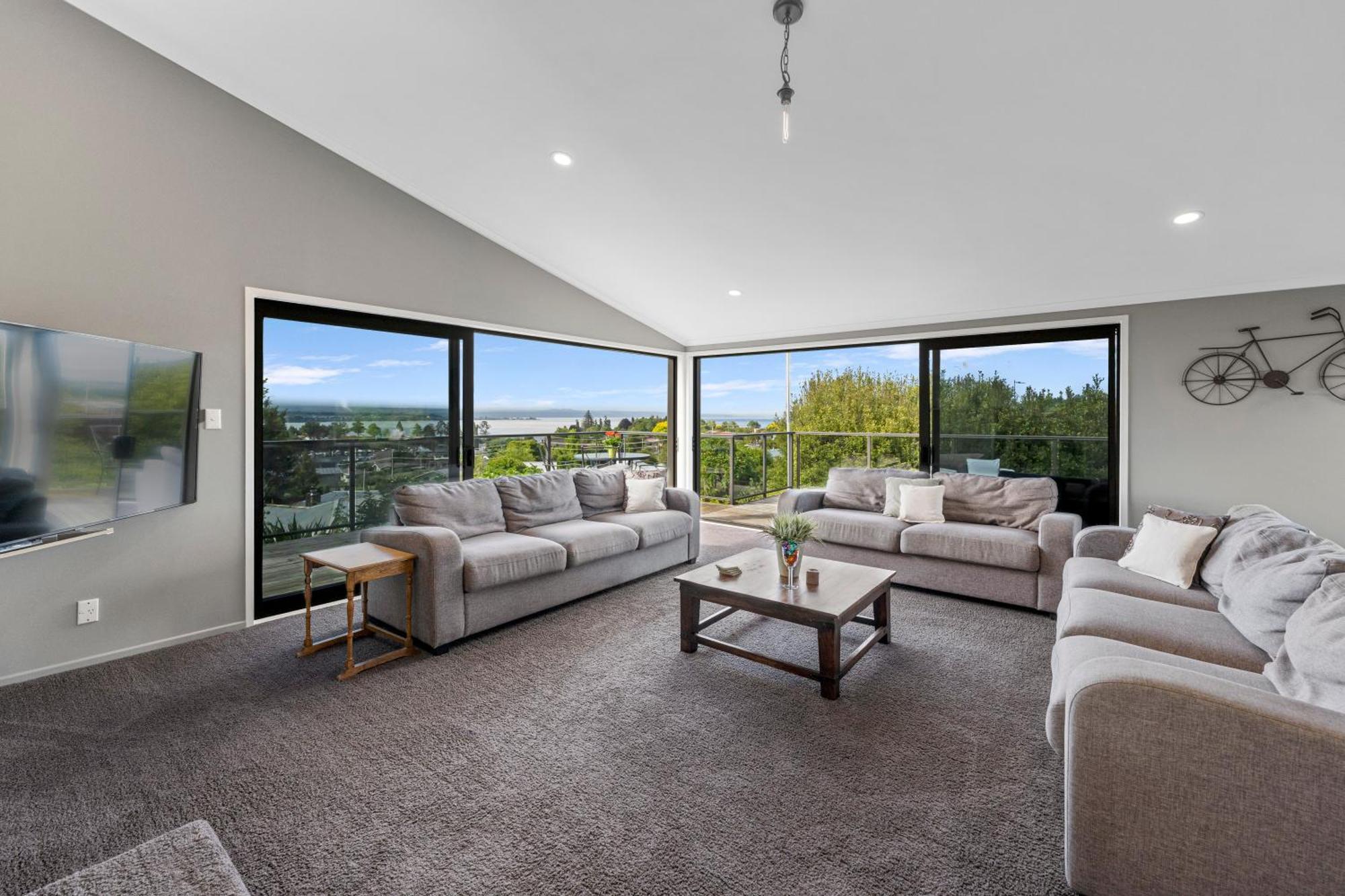 Ngaio Views - Lake Taupo Holiday Home Exterior foto